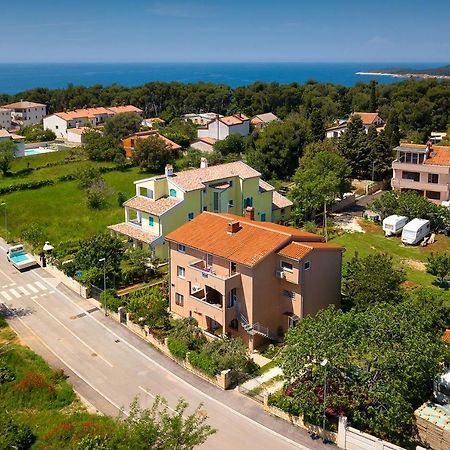 Vila Milla Premantura Bagian luar foto