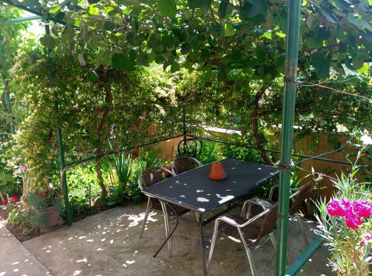 Vila Milla Premantura Bagian luar foto