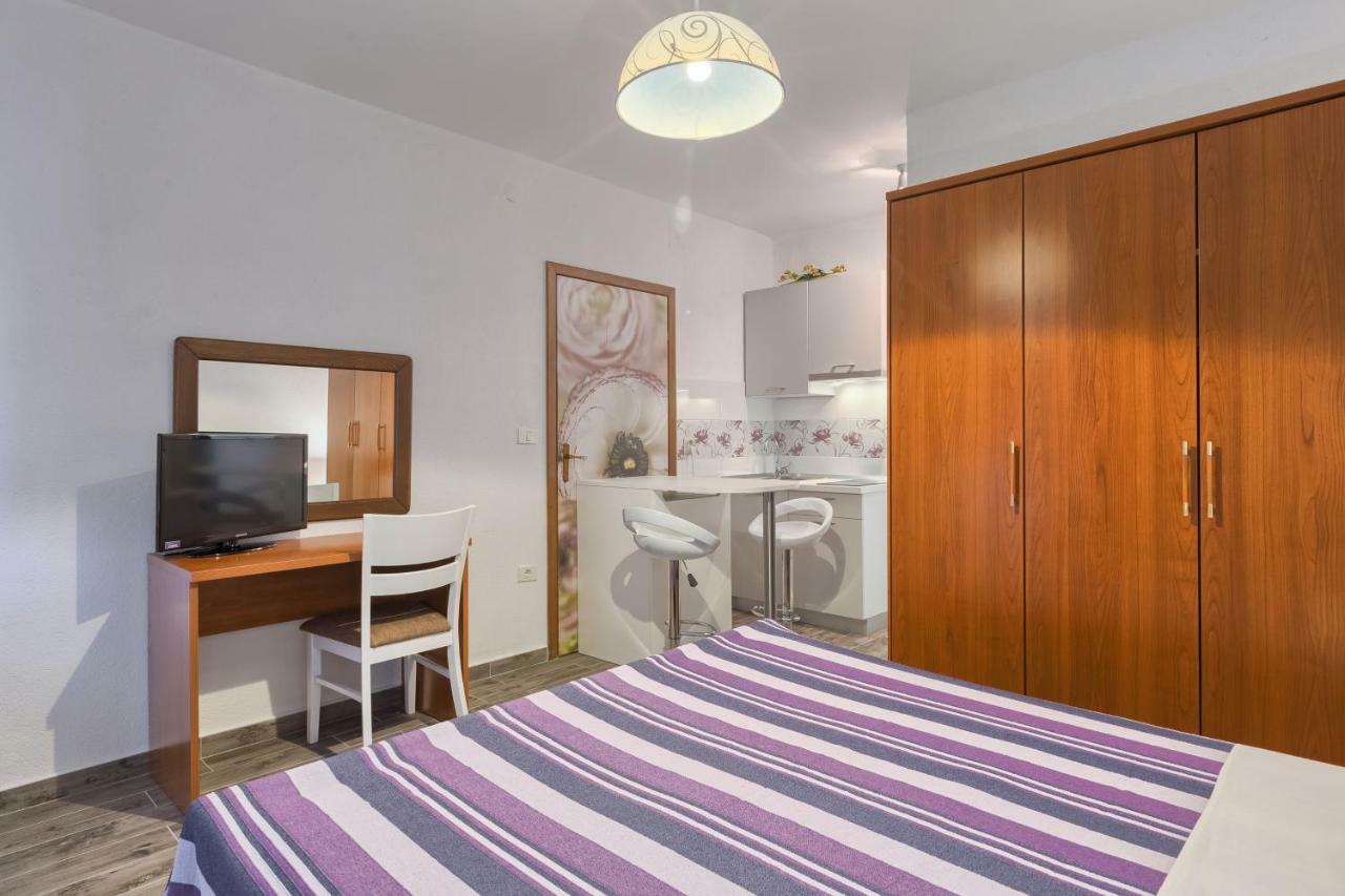 Vila Milla Premantura Bagian luar foto