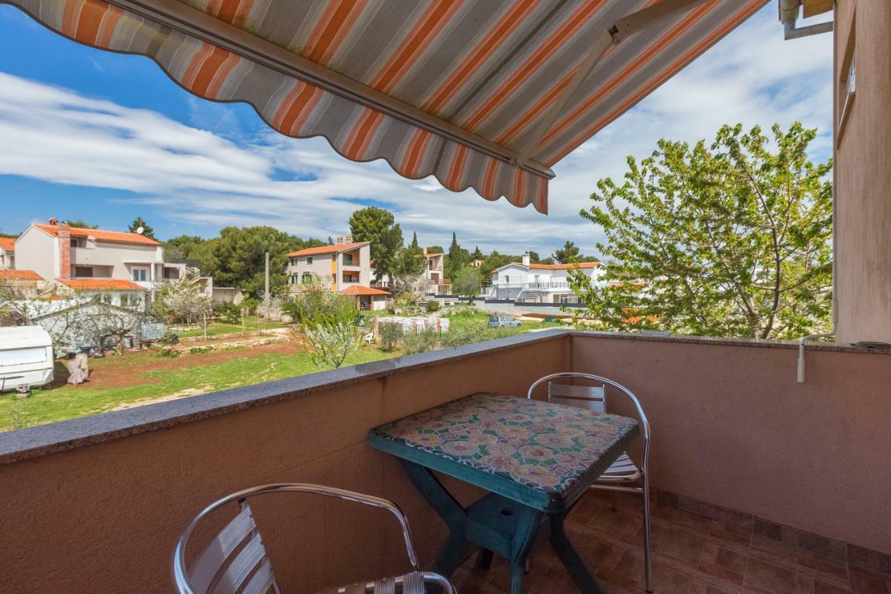 Vila Milla Premantura Bagian luar foto