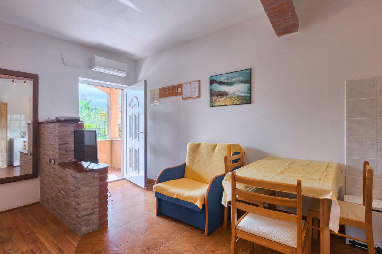 Vila Milla Premantura Bagian luar foto