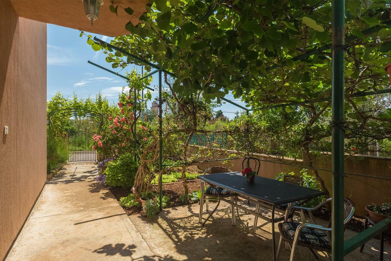 Vila Milla Premantura Bagian luar foto