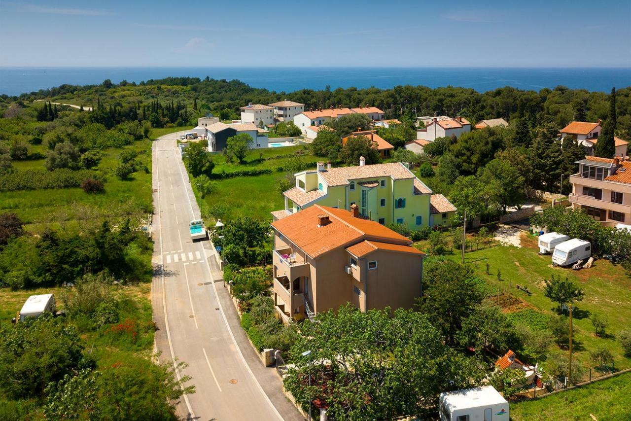 Vila Milla Premantura Bagian luar foto