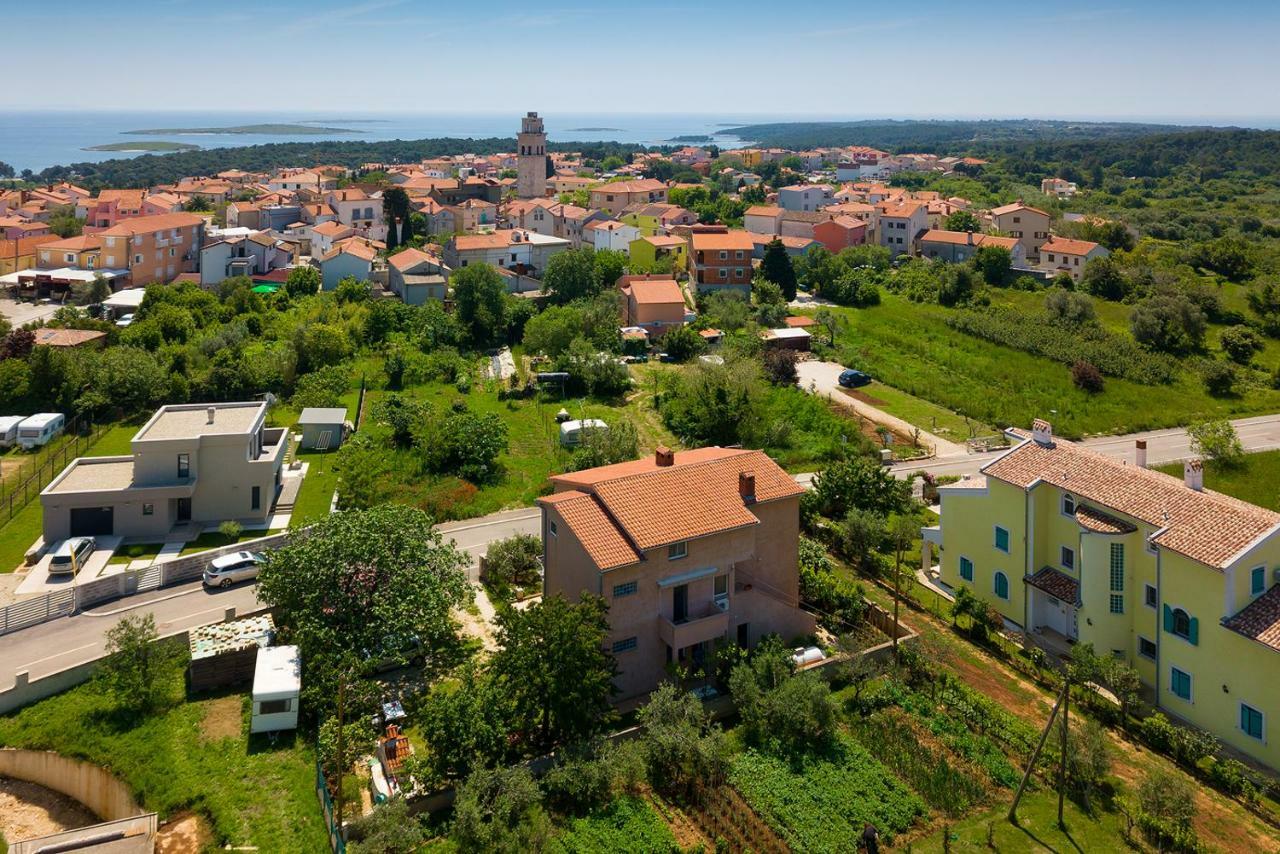 Vila Milla Premantura Bagian luar foto